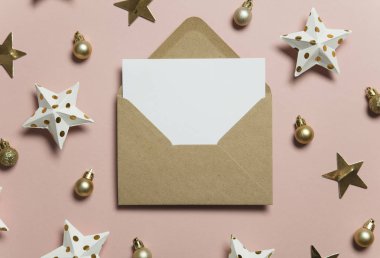 Noel kartı şablonu kadar alay. Pim üzerinde zarf olan boş kart