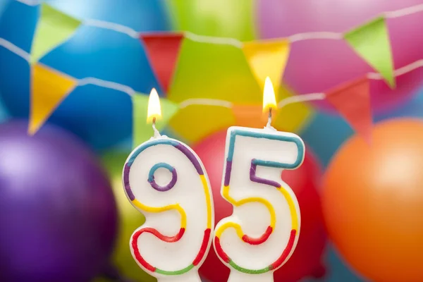 生日快乐号码95庆祝蜡烛与五颜六色的球 — 图库照片