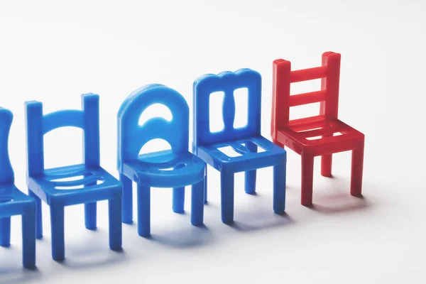 Row of chairs with one odd one out. Job opportunity. Business le — Stock Photo, Image
