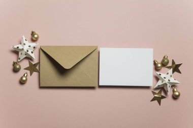 Noel kartı şablonu kadar alay. Pim üzerinde zarf olan boş kart