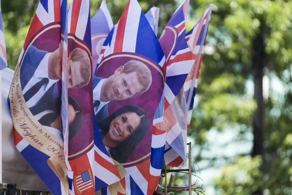 London, Storbritannien-15 maj 2018: Union Jack flagga med prins Harry an — Stockfoto