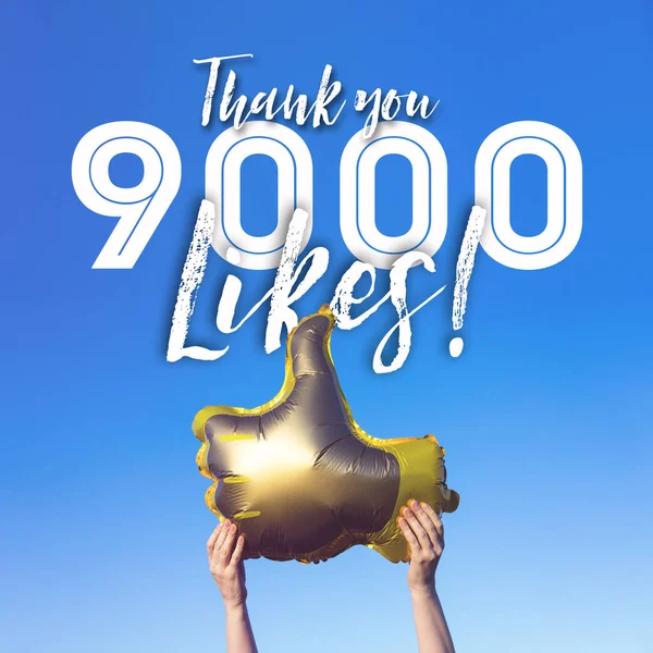 Tack 9000 gillar guld tummen upp som ballonger sociala medier t — Stockfoto