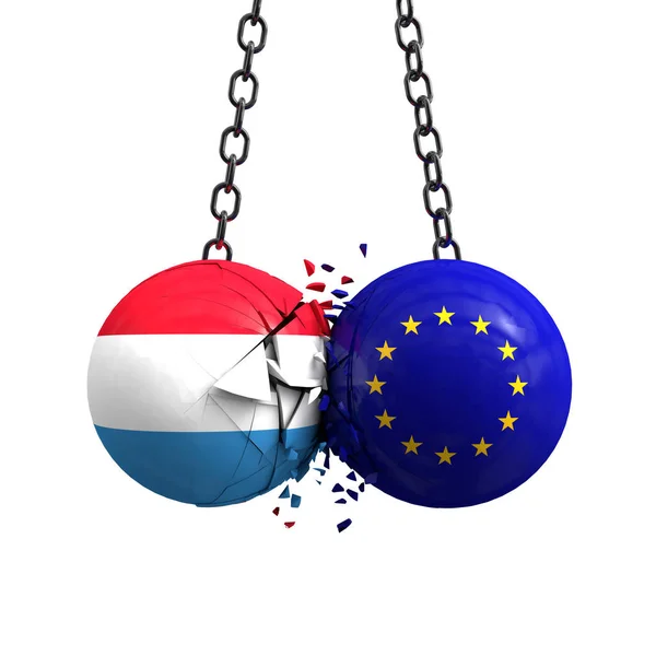 Bandeira do Luxemburgo e União Europeia bolas políticas esmagar em ea — Fotografia de Stock
