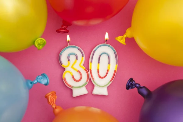 Buon compleanno numero 30 candela celebrazione con palloncino colorato — Foto Stock