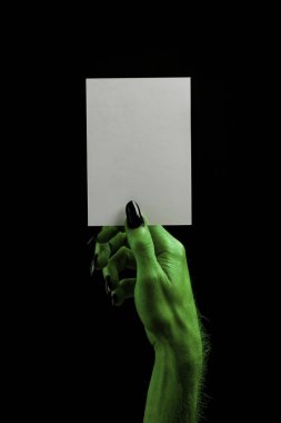 Cadılar Bayramı yeşil cadılar veya zombi canavar el boş bir s tutarak