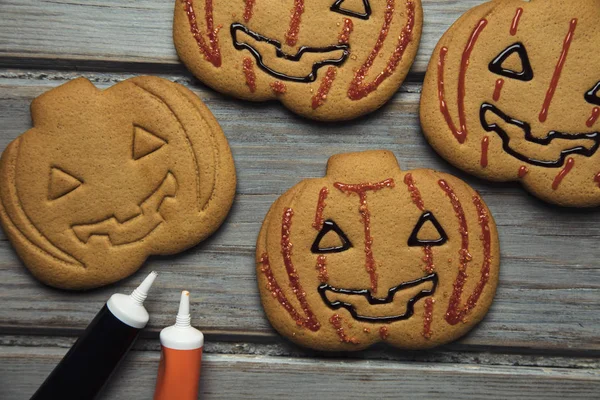 Halloween pumpkin gingerbread cookies