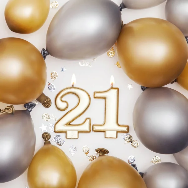 Geburtstagsfeier Nummer 21 Kerze mit Gold- und Silberballo — Stockfoto