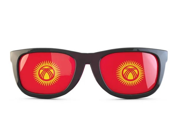 Kirgizistan flagga solglasögon. 3D-rendering — Stockfoto