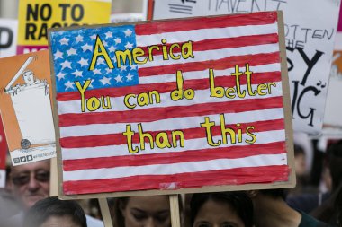 Londra, Uk - 14 Temmuz 2018: Büyük bir protestocu kitlesi toplandı