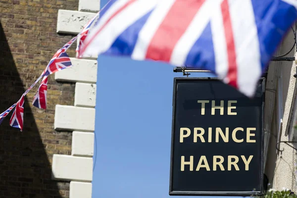 LONDRES, Reino Unido - 17 DE MAYO DE 2018: La casa pública Prince Harry en Win — Foto de Stock