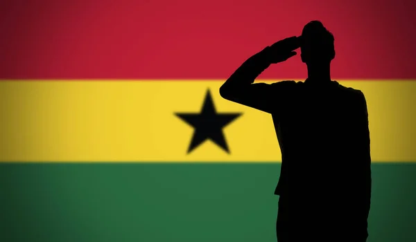 Silueta Soldado Saludando Contra Bandera Ghana —  Fotos de Stock