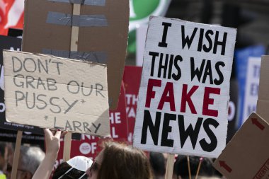 Londra, Uk - 14 Temmuz 2018: Büyük bir protestocu kitlesi toplandı