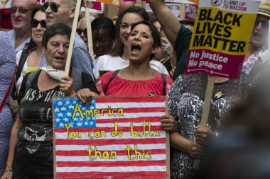 Londra, Uk - 14 Temmuz 2018: Büyük bir protestocu kitlesi toplandı