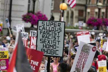 Londra, Uk - 14 Temmuz 2018: Büyük bir protestocu kitlesi toplandı