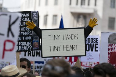 Londra, Uk - 14 Temmuz 2018: Büyük bir protestocu kitlesi toplandı