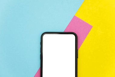 Modern çerçevesiz akıllı telefon ekranının ön görüntüsü