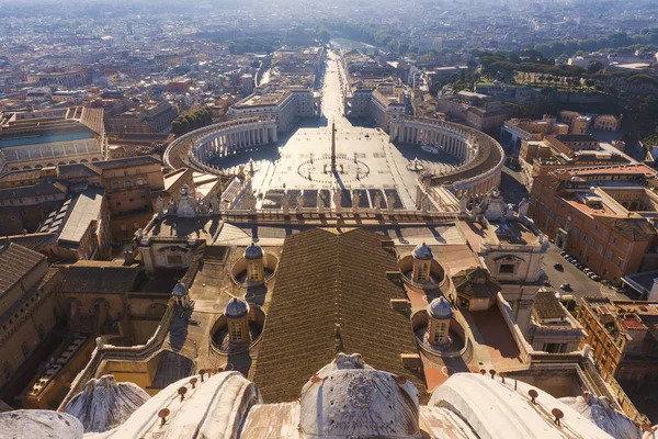 Roma vista da Praça de São Pedro na Cidade do Vaticano alta aérea — Fotografia de Stock