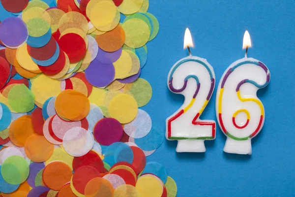26-os számú ünnepi gyertya konfettivel — Stock Fotó