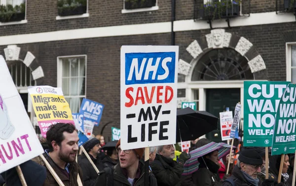 LONDON, UK - February 3rd 2018: Protesters and campaigners on a — Stock Photo, Image