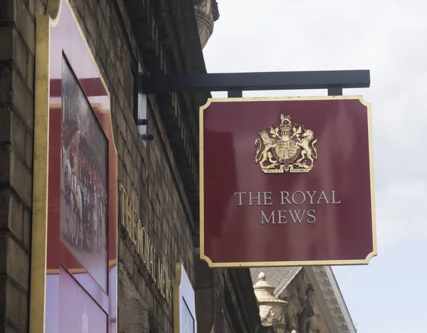 LONDRES, Reino Unido - 11 DE MAYO DE 2018: The Royal Mews en Buckingham Palce i — Foto de Stock