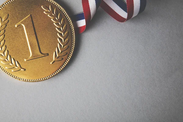 Altın birincilik madalyası. Başarı başarı kavramı
