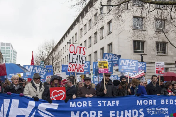 London, Uk - 3 лютого 2018: Протестувальники та агітатори на — стокове фото