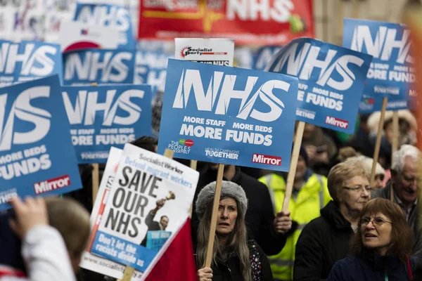 Londra, Uk - 3 Şubat 2018: Protestocular ve kampanyacılar 