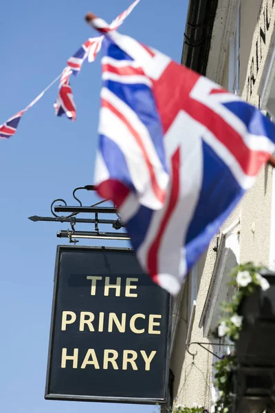 LONDRES, Reino Unido - 17 DE MAYO DE 2018: La casa pública Prince Harry en Win — Foto de Stock
