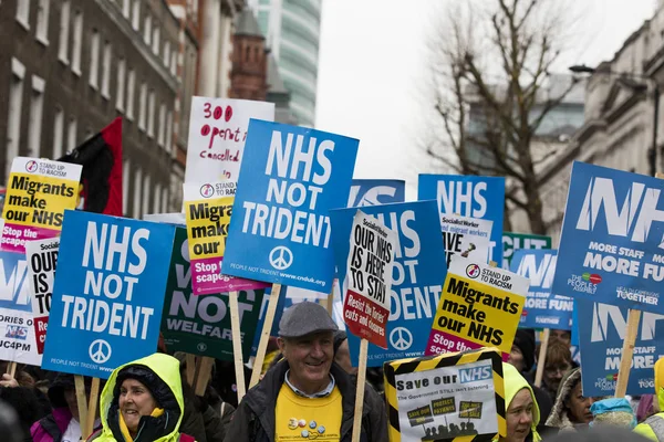 Londra, Uk - 3 Şubat 2018: Protestocular ve kampanyacılar 