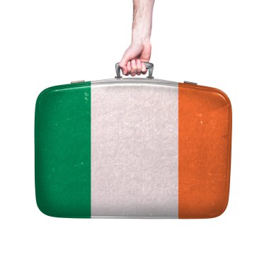 Vintage deri bavul üzerinde İrlanda bayrağı.