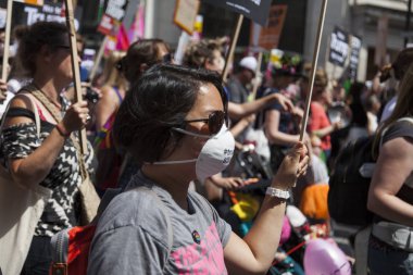 Londra, Uk - 14 Temmuz 2018: Büyük bir protestocu kitlesi toplandı