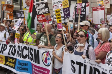 Londra, Uk - 14 Temmuz 2018: Büyük bir protestocu kitlesi toplandı