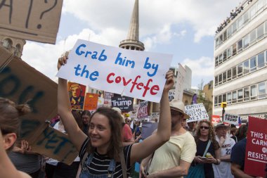 Londra, Uk - 14 Temmuz 2018: Büyük bir protestocu kitlesi toplandı