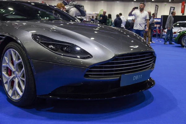 LONDRES, Reino Unido - 18 DE MAYO DE 2018: Aston Martin DB11 en el confuso.co —  Fotos de Stock