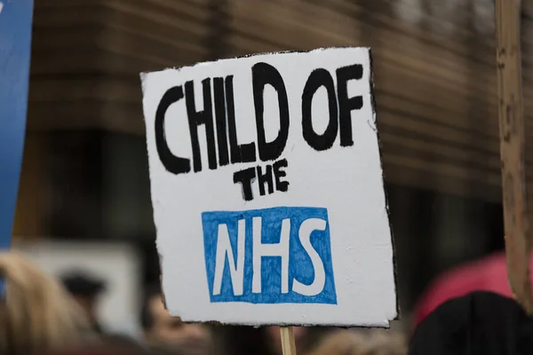 LONDON, UK - February 3rd 2018: Protesters and campaigners on a — Stock Photo, Image