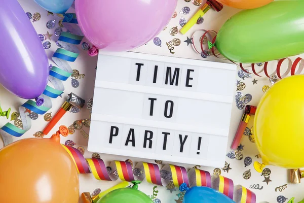 LIG 에서 파티 메시지를 파티 시간으로 축하하는 파티 — 스톡 사진