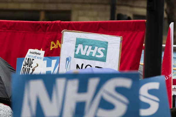 LONDON, UK - February 3rd 2018: Protesters and campaigners on a — Stock Photo, Image