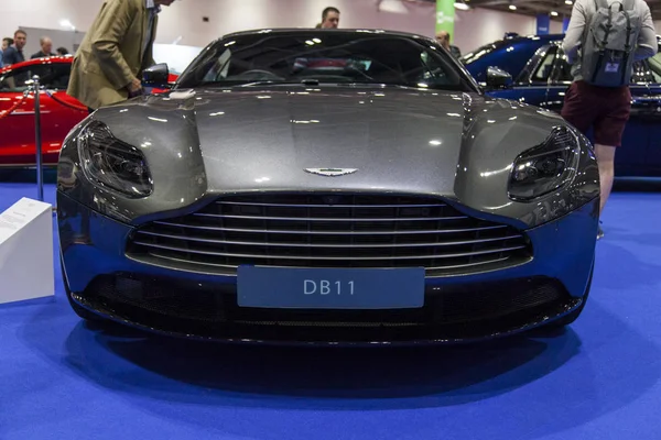 LONDRES, Reino Unido - 18 DE MAYO DE 2018: Aston Martin DB11 en el confuso.co —  Fotos de Stock