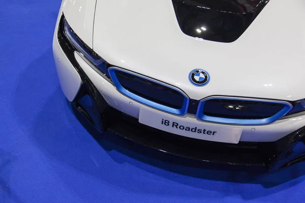 LONDRES, Reino Unido - 18 de mayo de 2018: BMW i8 Roadster en confused.com —  Fotos de Stock