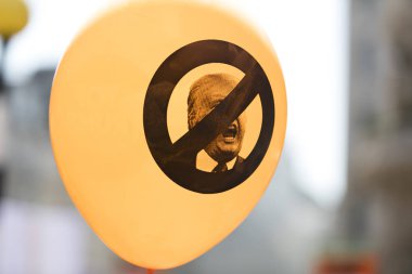 Londra, Uk - 14 Temmuz 2018: Zirvede bir anti-koz turuncu balonu