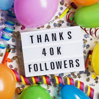 Sosyal medya ışıklandırma kutusu geçmişi için 40 bin takipçiye teşekkürler. C