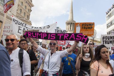 Londra, Uk - 14 Temmuz 2018: Büyük bir protestocu kitlesi toplandı