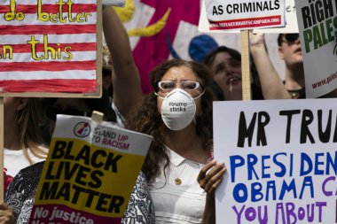 Londra, Uk - 14 Temmuz 2018: Büyük bir protestocu kitlesi toplandı