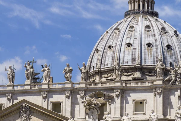 Vatikan, Roma ve İtalya 'daki Aziz Peter Bazilikası manzarası — Stok fotoğraf