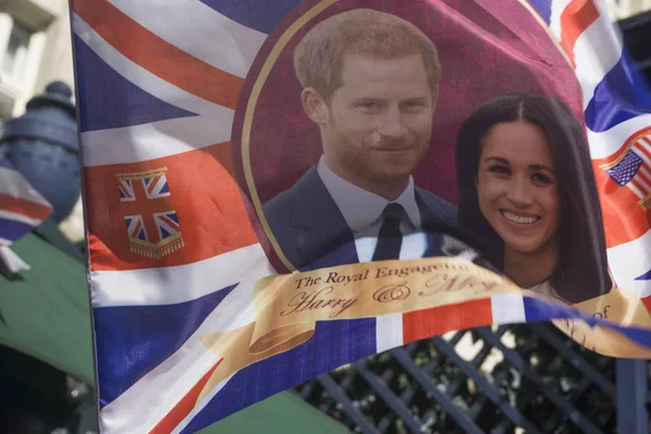 London, Storbritannien - 11 maj 2018: Union jack flagga med Price Harry och — Stockfoto