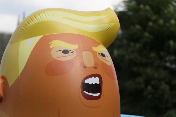 LONDON, UK - July 14th 2018: A large balloon shaped like Donald — Stock Photo, Image