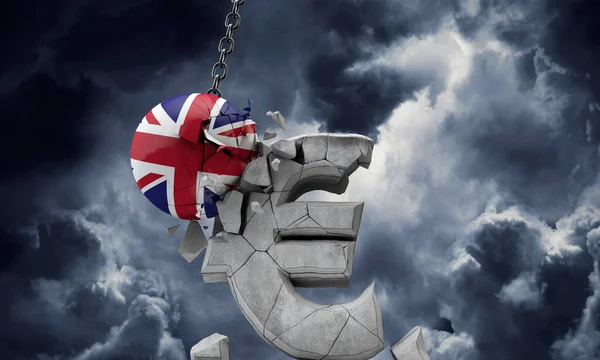영국의 국기 공 이 유럽의 화폐 상징을 부수고 있습니다. 3D 렌더링 — 스톡 사진