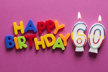 60 numara, mutlu yıllar kutlama mumu.