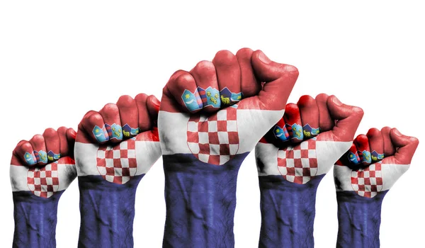 Un pugno alzato di manifestanti dipinti con la bandiera della Croazia — Foto Stock