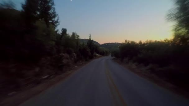 Οδήγηση Αυτοκινήτου Ηλιοβασίλεμα Νησί Αγροτικό Δρόμο — Αρχείο Βίντεο
